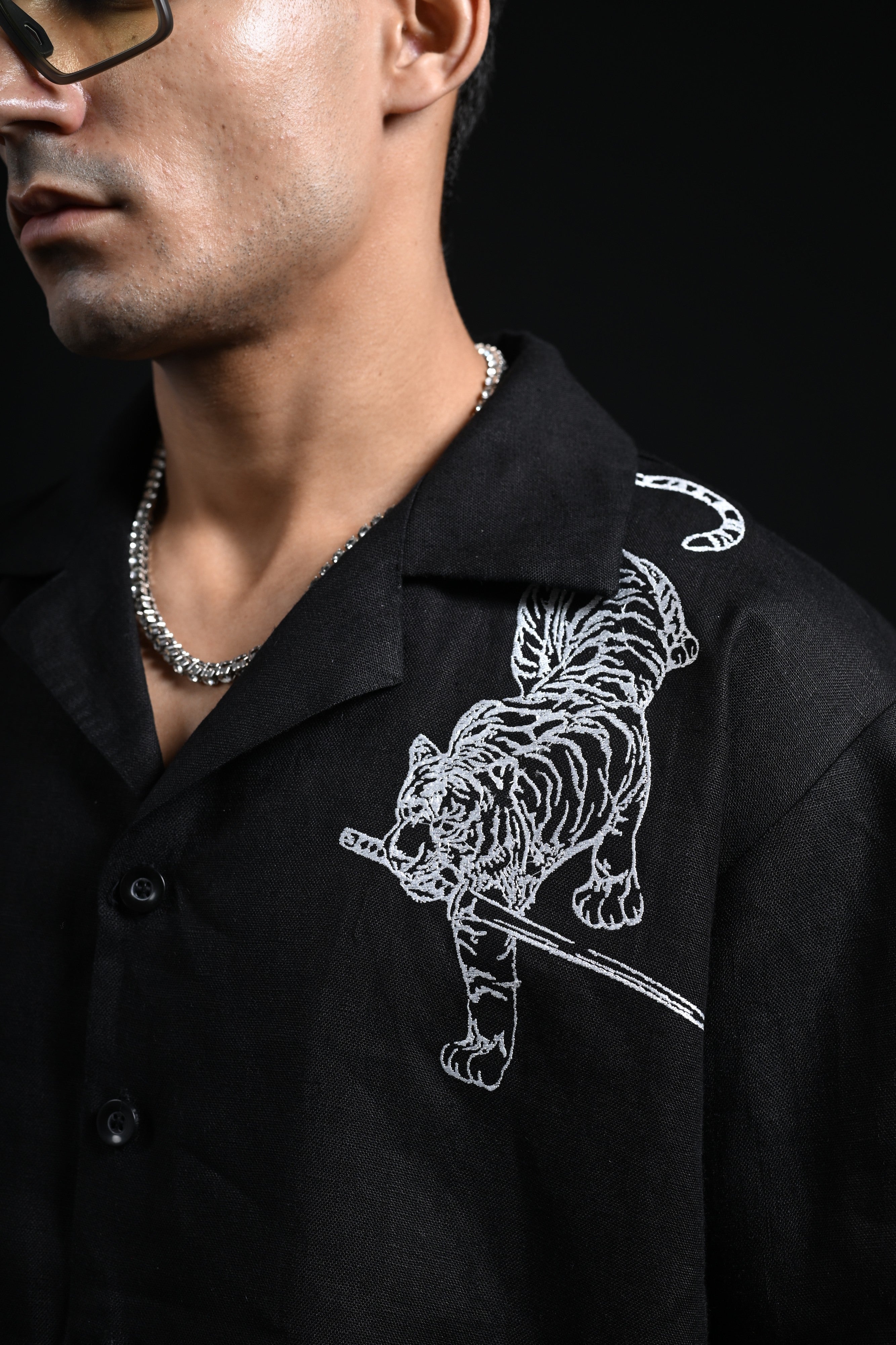 THE TIGER'S BLADE LINEN SHIRT
